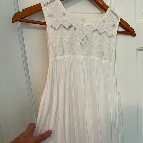 Aritzia Wilfred White Allier Embroidered Shift Dress - Picture 13 of 14